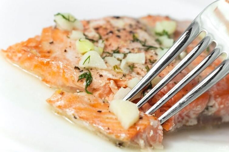 Filete de salmón para a dieta favorita dun día de proteínas